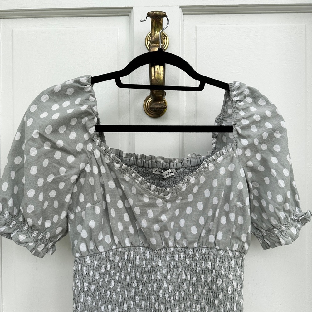 Abercrombie & Fitch Puff Sleeve Smocked Top